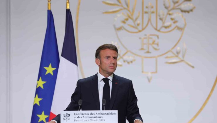 Fransa Cumhurbaşkanı Macron: “Fransız elçi Nijer’de kalacak”