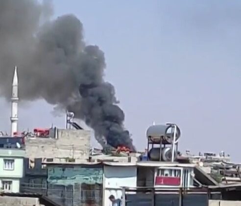 Gaziantep’te evin çatısında çıkan yangın korkuttu