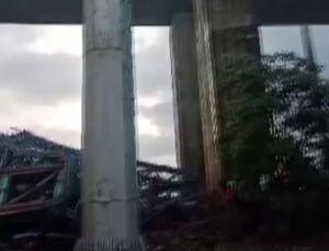 Hindistan’da köprü inşaatında vinç devrildi: 17 ölü