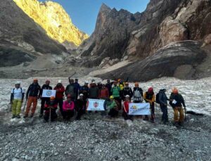 İnegöllü sporcular Cilo Dağı’nda buz tırmanış eğitimine katıldı