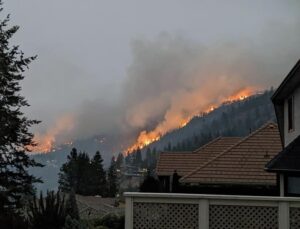 Kanada’da yangın felaketi sürüyor: British Columbia’da 36 bin kişi için tahliye alarmı