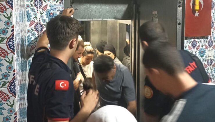 Kütahya’da asansörde mahsur kalan 5 kişi kurtarıldı