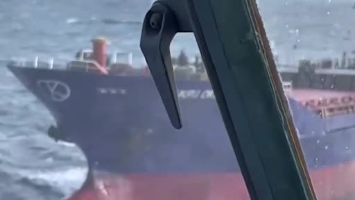 Rusya’nın Karadeniz’deki Türk gemisine gerçekleştirdiği baskının görüntüleri yayınlandı