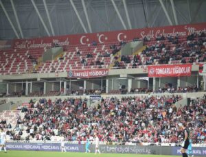Sivassporlu taraftarlar Antalyaspor maçına ilgi göstermedi