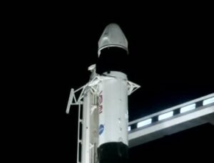 SpaceX’in Falcon-9 roketi 4 mürettebatla başarılı bir şekilde fırlatıldı