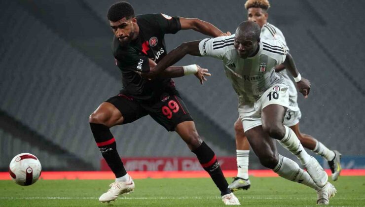 Trendyol Süper Lig: Fatih Karagümrük: 0 – Beşiktaş: 0 (İlk yarı)
