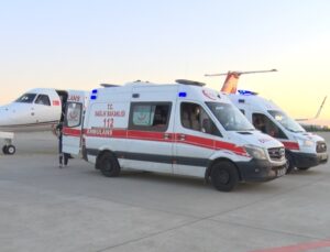 Uçak ambulans, bu sefer 13 günlük bir bebek ve iki genç hasta için havalandı