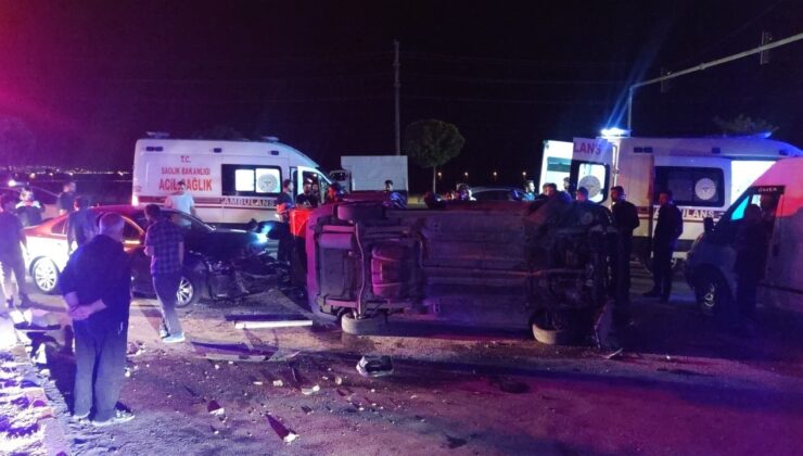 Van’da otomobil ile hafif ticari araç çarpıştı: 2 hafif yaralı