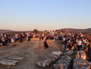20 asırlık tapınakta gün batımı konseri düzenlendi