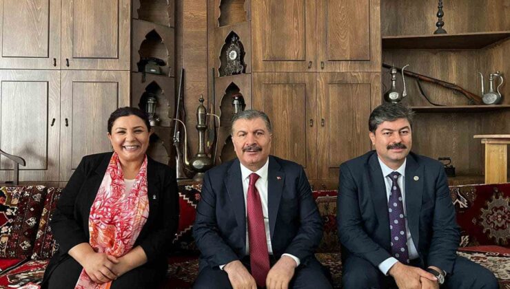 AK Parti İl Başkanı Ünsal: “Kanser tedavisi yapan hekimler artık Kırşehir’de hizmet verecek”