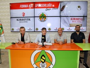 Alanyaspor’un forma kol sponsoru Kırbıyık Holding oldu