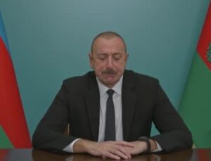 – Azerbaycan Cumhurbaşkanı İlham Aliyev, “Bize hor bakanlar, topraklarımıza göz dikenler hiçbir zaman ‘demir yumruğun’ yerinde olduğunu anlasınlar” dedi.