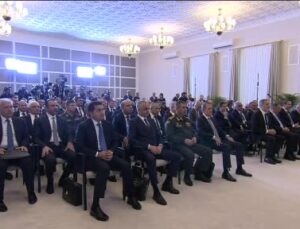 – Azerbaycan Cumhurbaşkanı İlham Aliyev, ” Savaşın ilk saatlerinden Türkiye Azerbaycan’ın yanındadır demeniz birçok kişi için mesajdı” dedi.