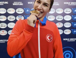 Buse Tosun Çavuşoğlu: “İnşallah olimpiyatlarda da ülkeme altın madalya kazandırırım”