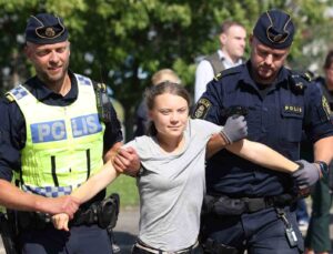 Çevre aktivisti Thunberg’e 2 ayda 2’inci “polise itaatsizlik” suçlaması
