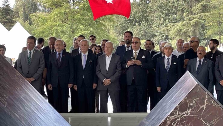 CHP Genel Başkanı Kılıçdaroğlu, Özal ve Menderes’in anıt mezarlarını ziyaret etti