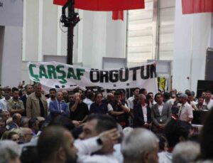 CHP İzmir Kongresi’nde arbede: Başkanlar arada kaldı