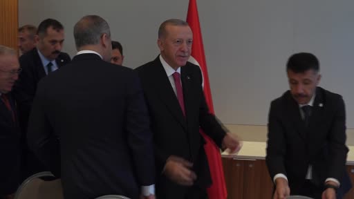 – Cumhurbaşkanı Recep Tayyip Erdoğan, ABD’nin New York kentinde ABD’de faaliyet gösteren düşünce kuruluşların temsilcileriyle yuvarlak masa toplantısı yaptı.
