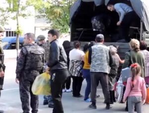 Karabağ’daki Rus barış gücü 2 binden fazla sivili tahliye etti