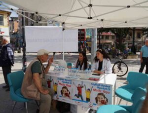 Kastamonu’da “Halk Sağlığı Sokağı” kuruldu, vatandaşlara ücretsiz sağlık testleri yapıldı