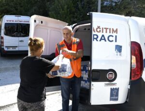Kuşadası Belediyesi çocuklar için 6 ayda 41 bin 456 litre süt desteği sağladı