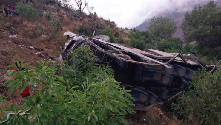 Peru’da otobüs uçuruma yuvarlandı: 24 ölü, 21 yaralı