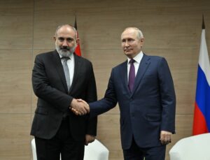 Putin ve Paşinyan, Karabağ’daki durumu görüştü