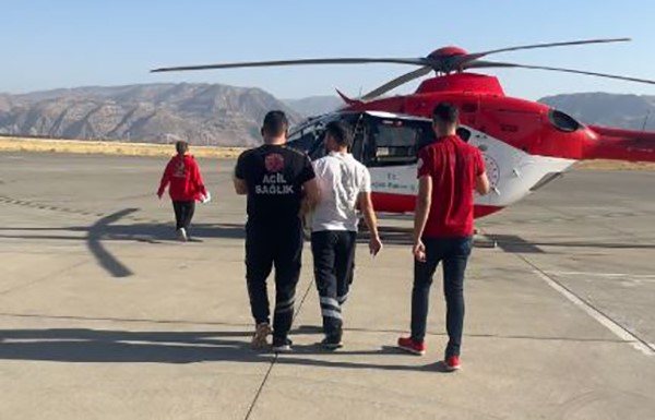 Şırnak’ta ambulans helikopter minik Aras için havalandı