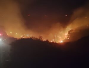 Söke’de makilik yangını yerleşim yerlerini tehdit ediyor