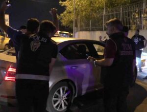Sultangazi’de asayiş ve narkotik denetimi: Aranan 5 şahıs yakalandı