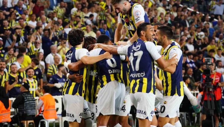 Trendyol Süper Lig: Fenerbahçe: 2 – Başakşehir: 0 (Maç devam ediyor)