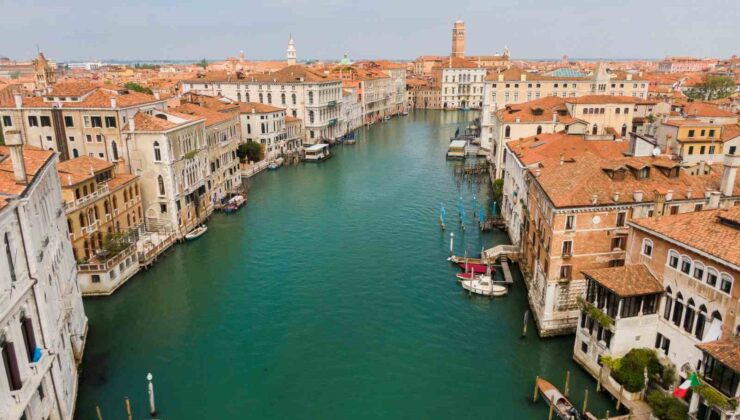 Venedik’e günübirlik gelen turistlerden giriş ücreti alınmasına onay