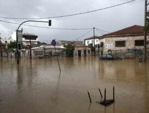 Yunanistan’daki sel felaketinde can kaybı 2’ye yükseldi