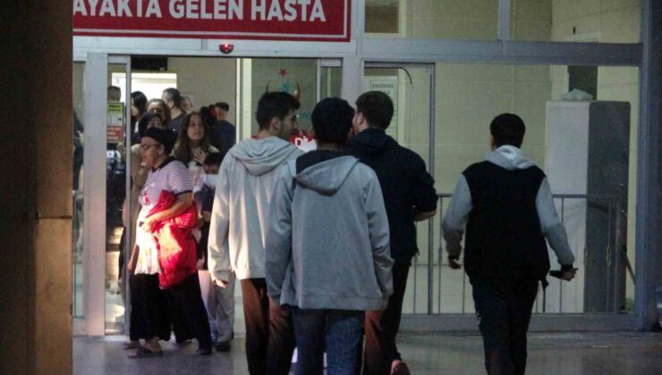 Adana’da 14 öğrenci gıda zehirlenmesi şüphesiyle hastaneye başvurdu