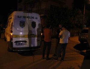 Adana’da dönerci dükkanına silahlı saldırı: Baba ve oğul yaralandı