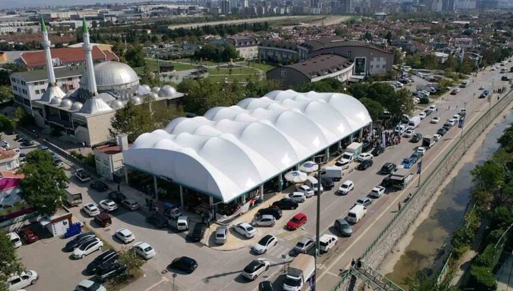 Altınşehir’de modern kapalı pazar alanı açıldı