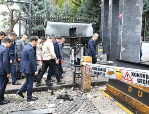 Ankara Valisi Şahin, terör saldırısının meydana geldiği olay yerinde incelemelerde bulundu