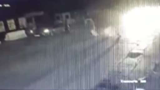 Ankara’da feci kaza kamerada: Kontrolden kaçan alkollü sürücü yayalara çarptı:1 ölü 1 yaralı