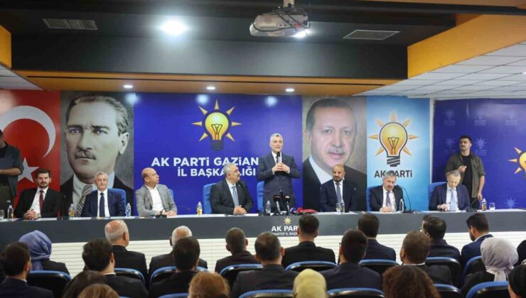 Bakan Bolat, AK Parti Gaziantep teşkilatı ile buluştu
