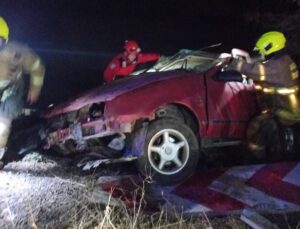 Bandırma’da kontrolden çıkan araçta bulunan 2 kişi yaralandı