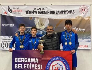 Bergama Belediyesi Badminton Takımı başarıdan başarıya koşuyor