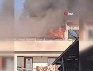 Bursa’da evin çatısında başlayan yangın yan eve sıçradı
