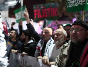 Bursa’da İsrail’in Gazze’deki hastaneye saldırısı protesto edildi