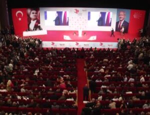Cemal Canpolat, CHP 38. Olağan İstanbul İl Kongresi’nde konuştu
