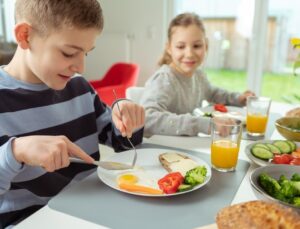 Çocuğunuzu okula kahvaltı etmeden göndermeyin