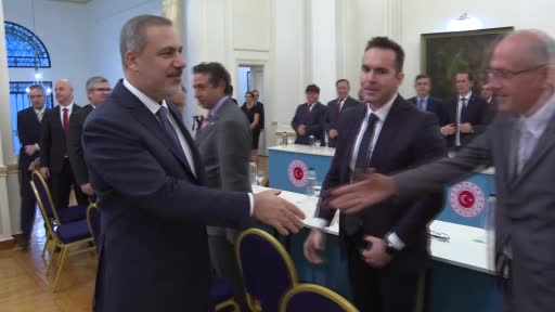 Dışişleri Bakanı Fidan, Türk iş adamlarıyla bir araya geldi