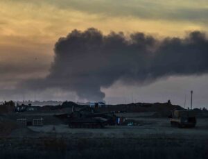 Gazze Şeridi’nden yükselen dumanlar gökyüzünü kapladı