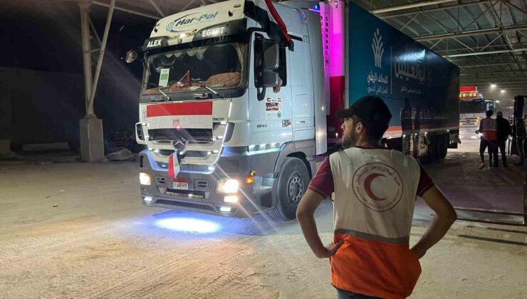 Gazze’ye 4. yardım konvoyu Refah Sınır Kapısı’ndan giriş yaptı