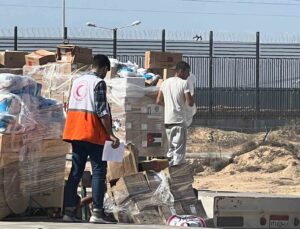 Gazze’ye 5. yardım konvoyu Refah Sınır Kapısı’ndan giriş yaptı