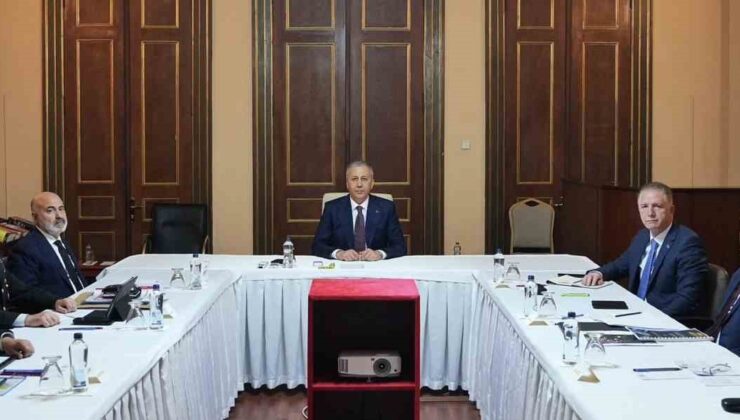 Güvenlik ve İstihbarat Toplantısı, Bakan Yerlikaya başkanlığında yapıldı